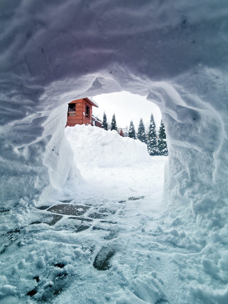 A cool snow tunnel to crawl through (Cabin fever cure!)