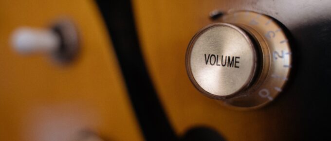 Volume knob to turn down the volume
